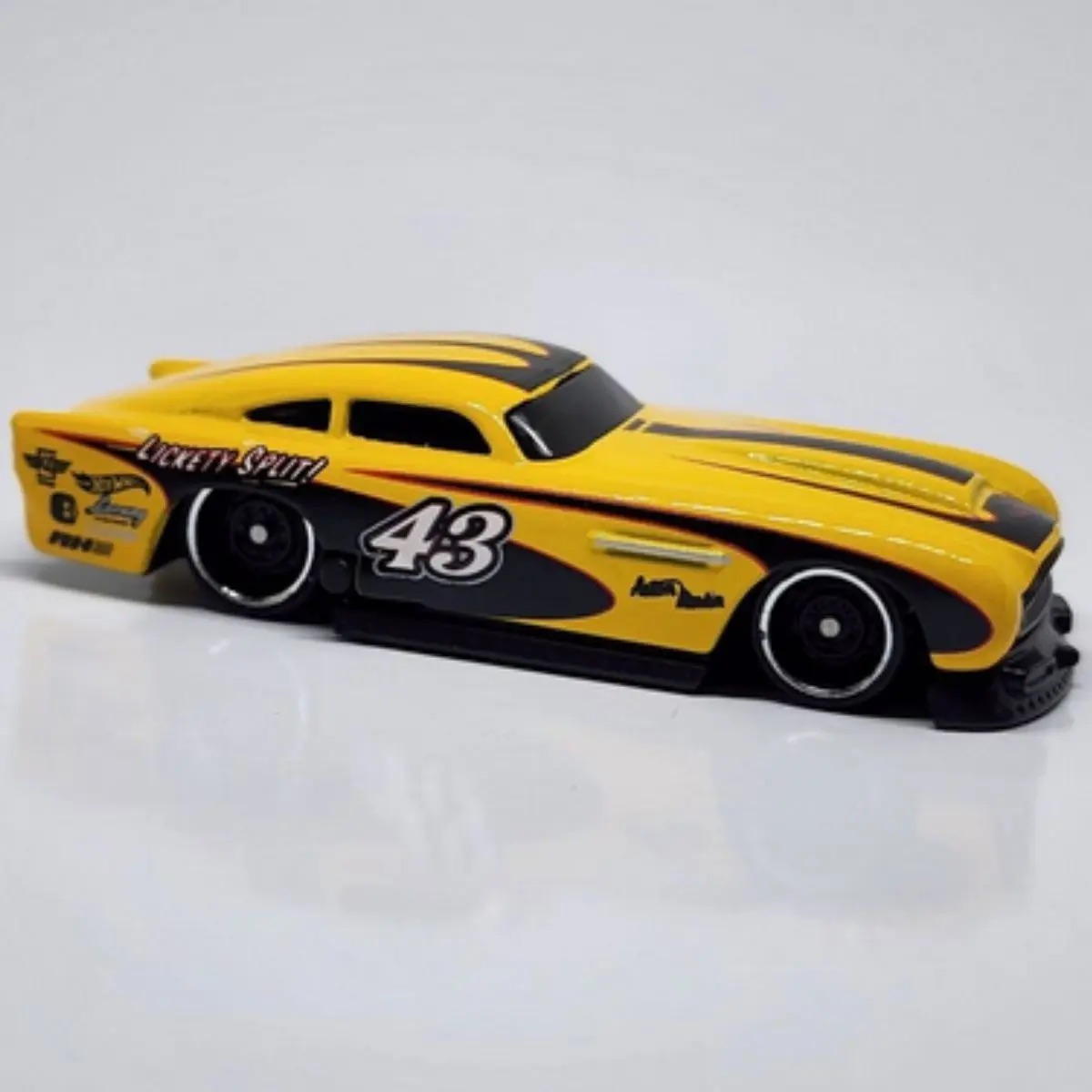 Hot Wheels Aston Martin DB4GT High-Speed Edition HYY52 - Imagem 3